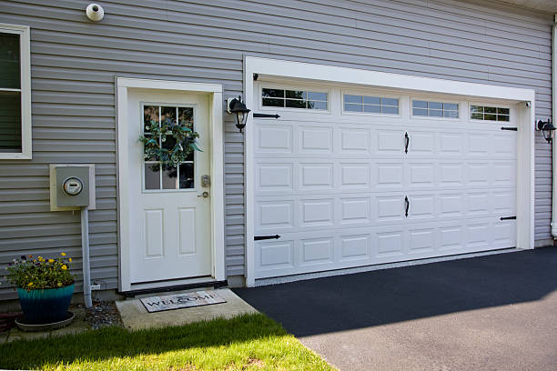 24/7 Emergency Garage Door Panel Replacement experts in Holladay, UT